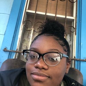 Meet your Posher, Aida